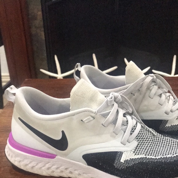 Nike shoes size 10.5 - Picture 2 of 4